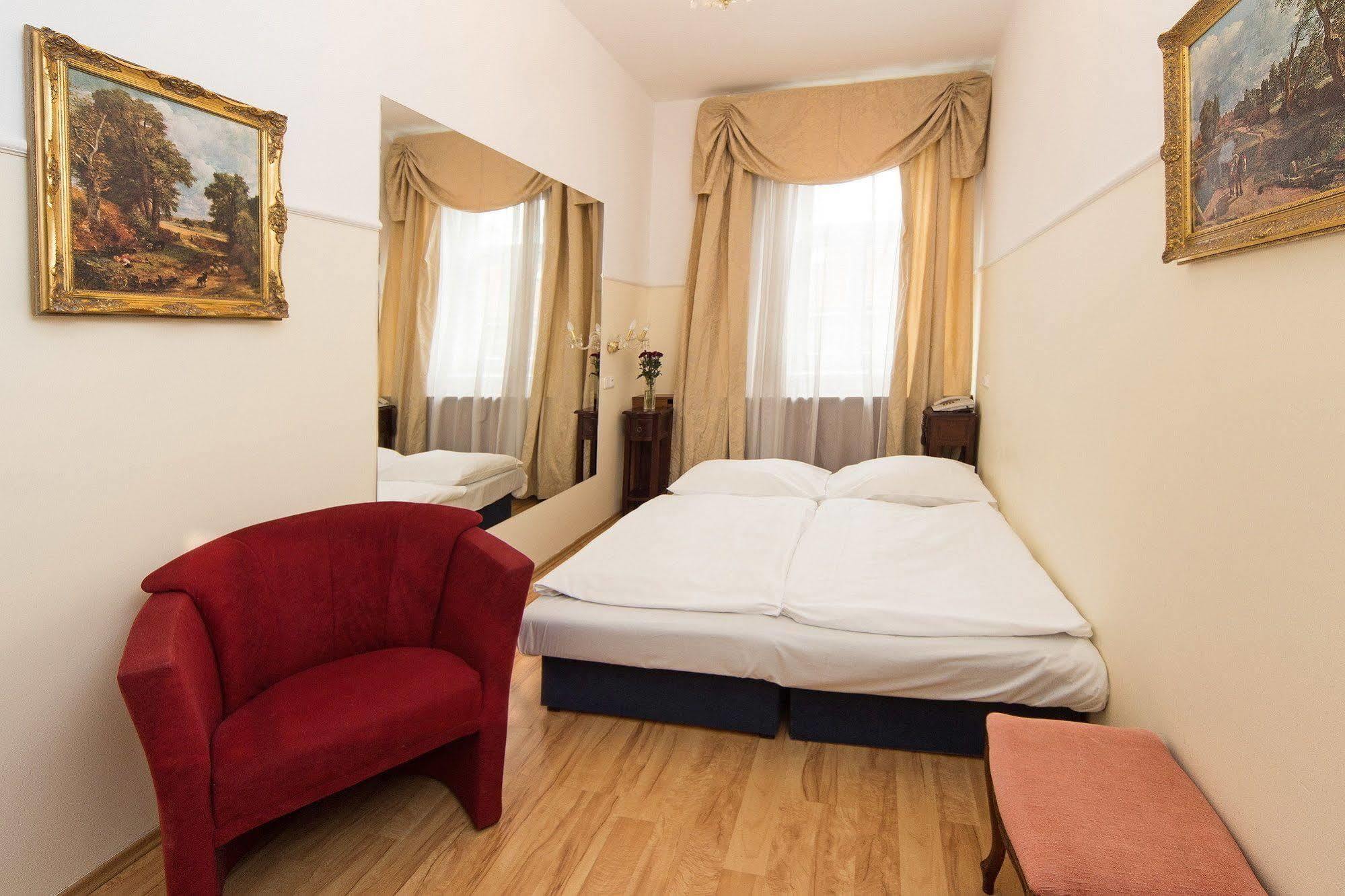 Hotel Donatello Prague Exterior photo